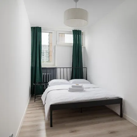 Park Mirowski Homely By Bookinghost ワルシャワ