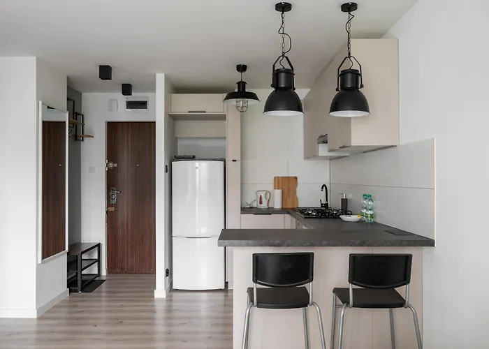 Park Mirowski Homely By Bookinghost